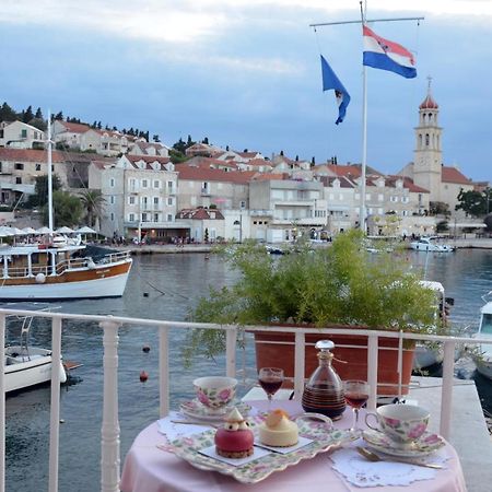 Castel Nonna Franka Lägenhet Sutivan Exteriör bild
