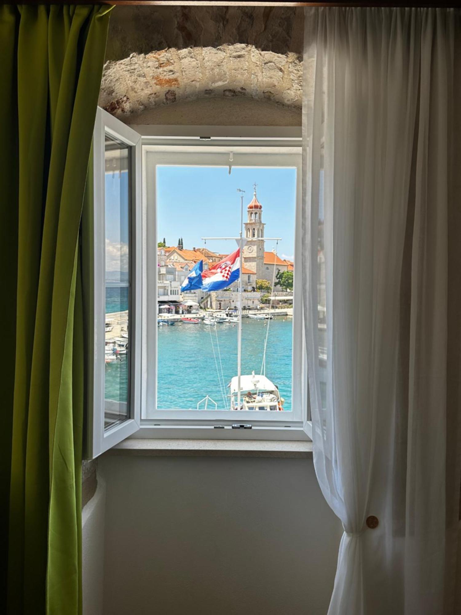 Castel Nonna Franka Lägenhet Sutivan Exteriör bild