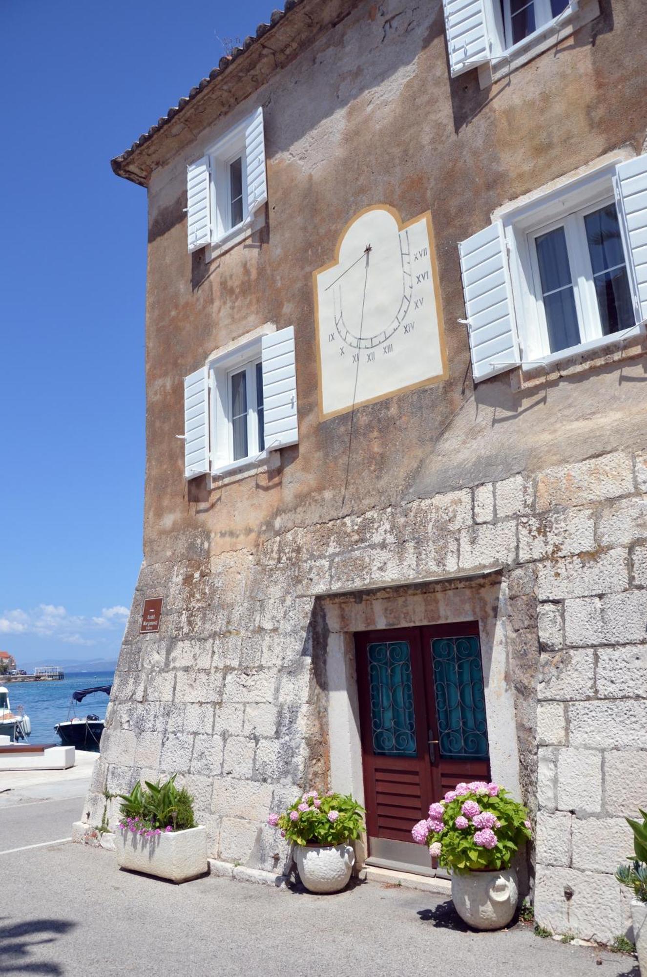 Castel Nonna Franka Lägenhet Sutivan Exteriör bild